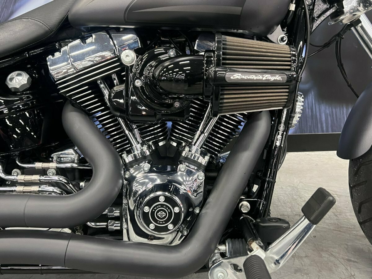 2017 HARLEY-DAVIDSON FXSB SOFTAIL BREAKOUT CRUISER