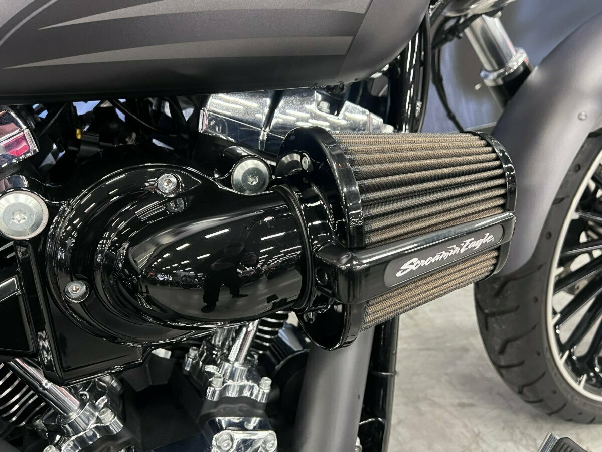 2017 HARLEY-DAVIDSON FXSB SOFTAIL BREAKOUT CRUISER