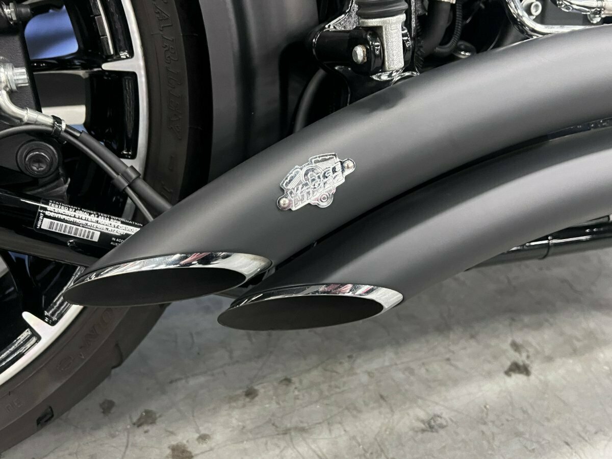 2017 HARLEY-DAVIDSON FXSB SOFTAIL BREAKOUT CRUISER