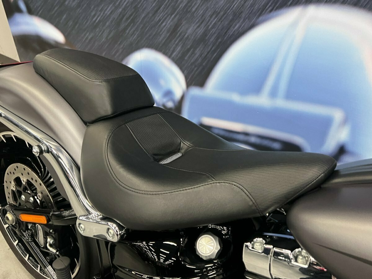 2017 HARLEY-DAVIDSON FXSB SOFTAIL BREAKOUT CRUISER