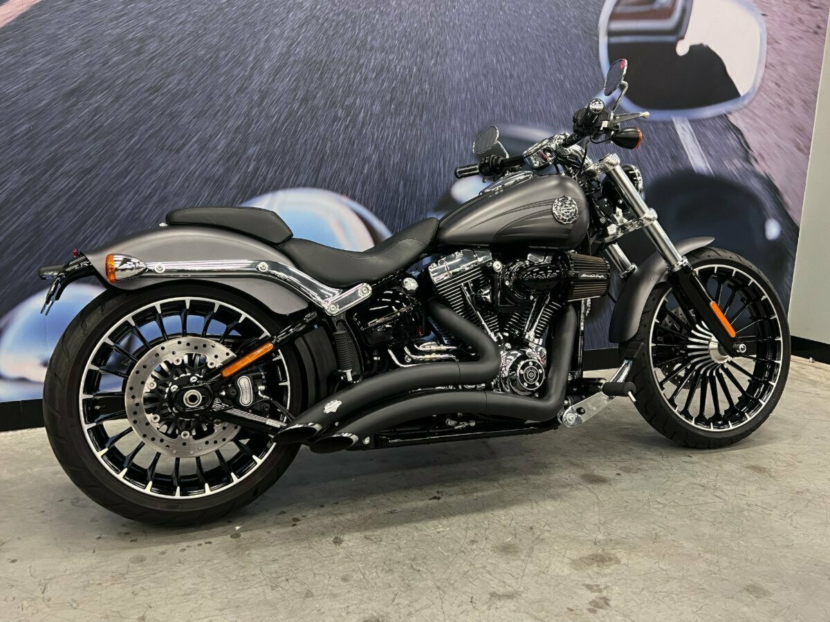 2017 HARLEY-DAVIDSON FXSB SOFTAIL BREAKOUT CRUISER