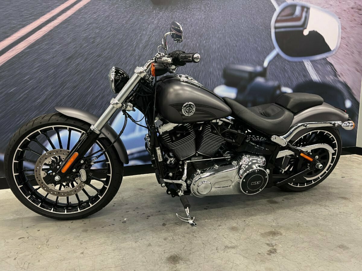 2017 HARLEY-DAVIDSON FXSB SOFTAIL BREAKOUT CRUISER