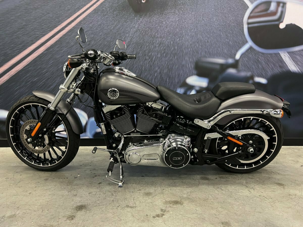 2017 HARLEY-DAVIDSON FXSB SOFTAIL BREAKOUT CRUISER