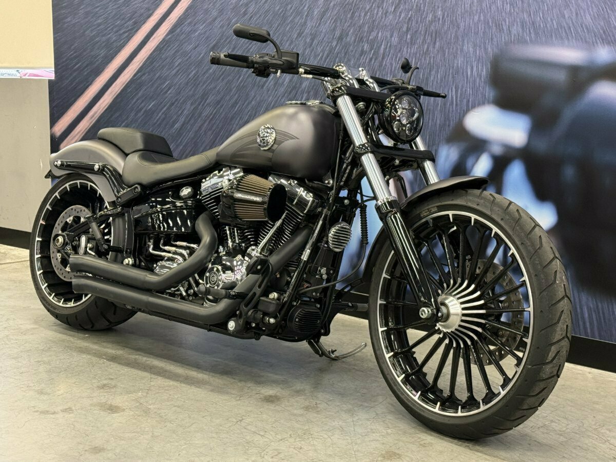 2017 HARLEY-DAVIDSON FXSB SOFTAIL BREAKOUT CRUISER
