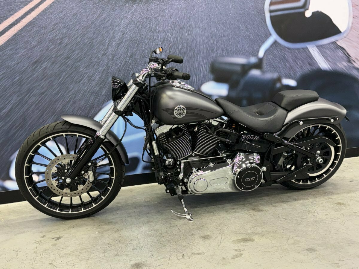 2017 HARLEY-DAVIDSON FXSB SOFTAIL BREAKOUT CRUISER