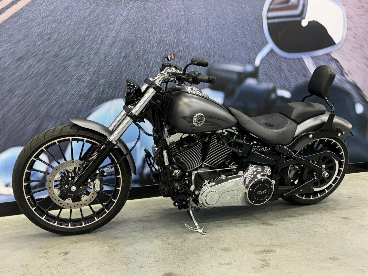 2017 HARLEY-DAVIDSON FXSB SOFTAIL BREAKOUT CRUISER