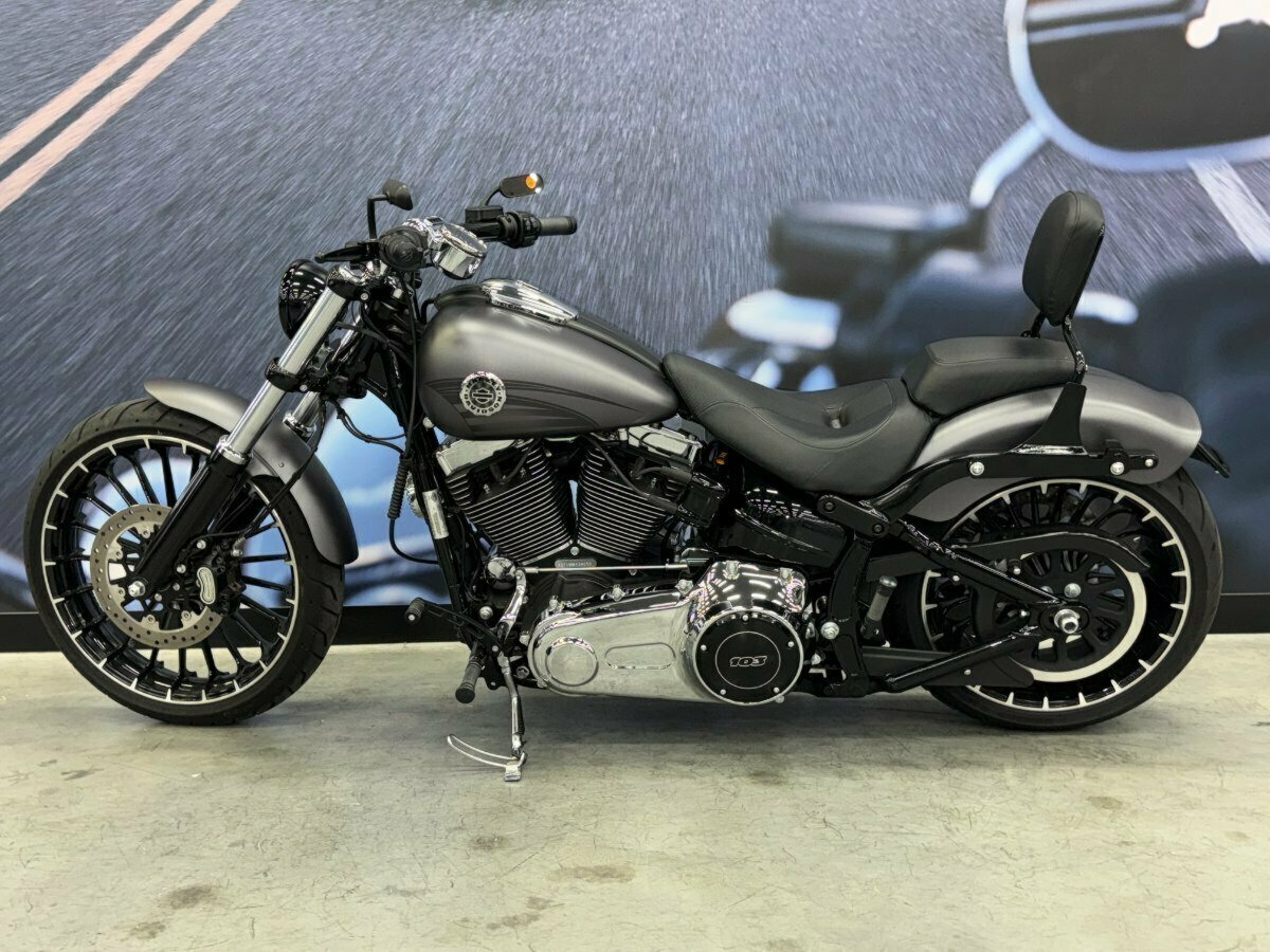 2017 HARLEY-DAVIDSON FXSB SOFTAIL BREAKOUT CRUISER