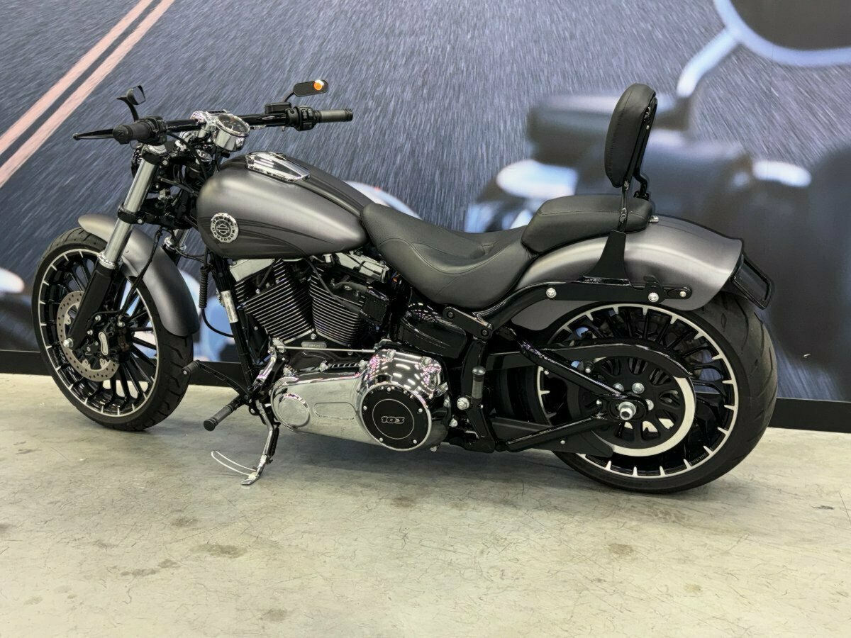 2017 HARLEY-DAVIDSON FXSB SOFTAIL BREAKOUT CRUISER