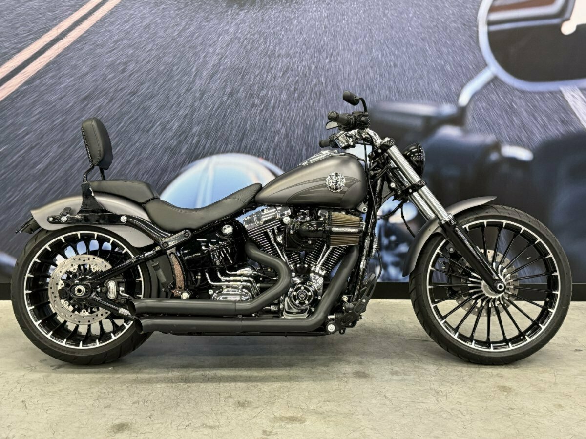 2017 HARLEY-DAVIDSON FXSB SOFTAIL BREAKOUT CRUISER