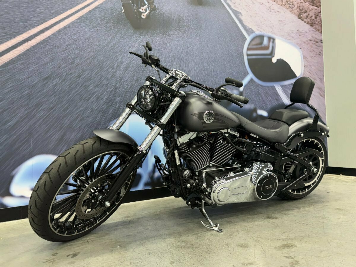 2017 HARLEY-DAVIDSON FXSB SOFTAIL BREAKOUT CRUISER