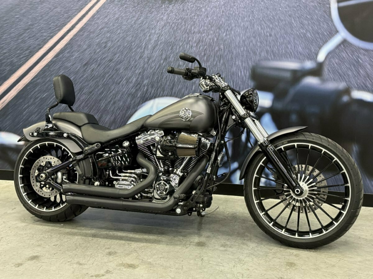 2017 HARLEY-DAVIDSON FXSB SOFTAIL BREAKOUT CRUISER