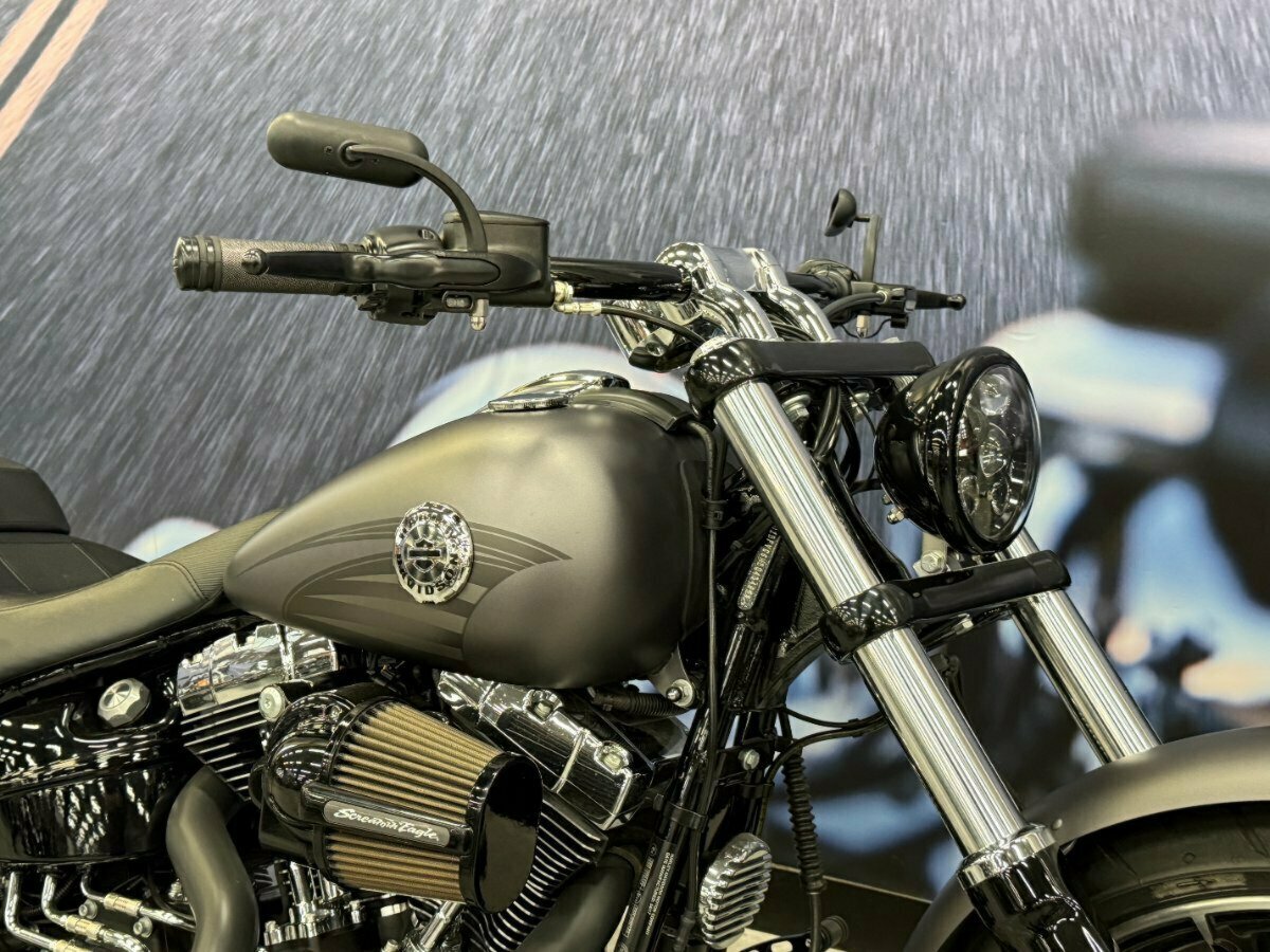 2017 HARLEY-DAVIDSON FXSB SOFTAIL BREAKOUT CRUISER