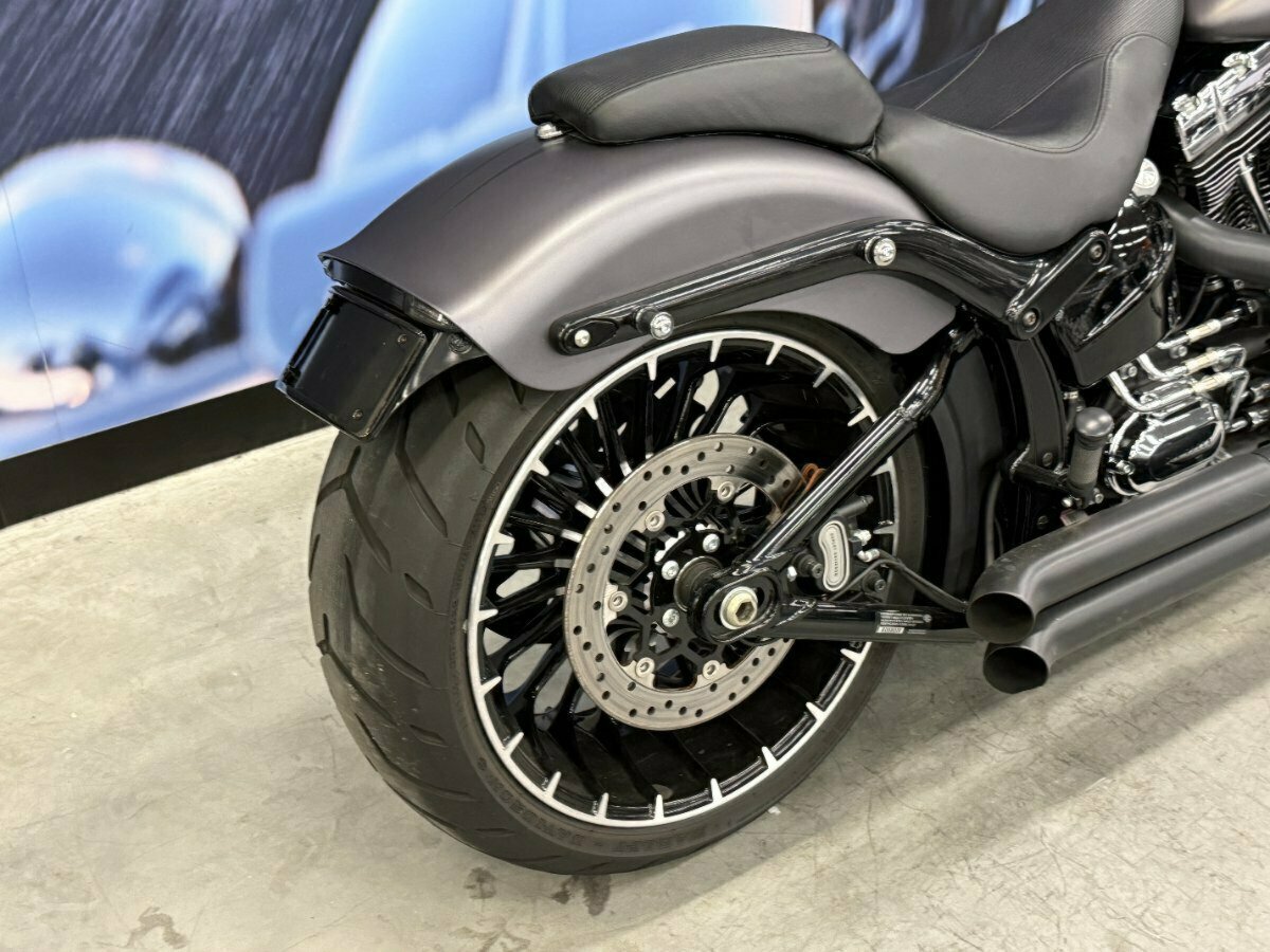 2017 HARLEY-DAVIDSON FXSB SOFTAIL BREAKOUT CRUISER