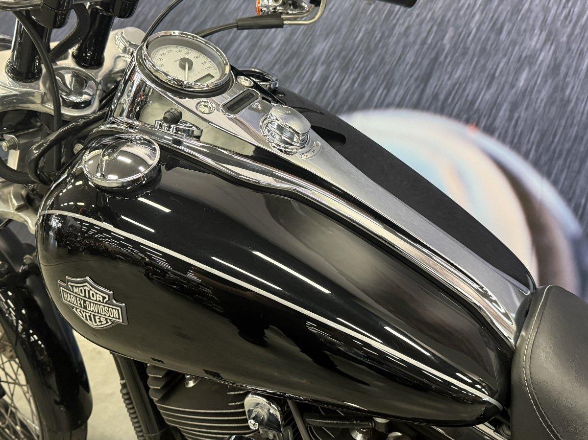 2010 HARLEY-DAVIDSON FXDWG WIDE GLIDE CRUISER