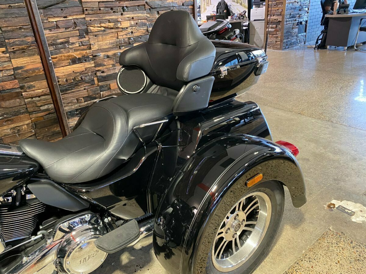 2022 HARLEY-DAVIDSON FLHTCUTG TRI GLIDE U/CLC 114 MY22 6 SP MANUAL TRIKE
