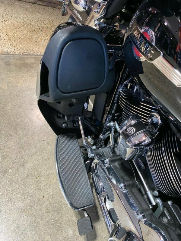 2022 HARLEY-DAVIDSON FLHTCUTG TRI GLIDE U/CLC 114 MY22 6 SP MANUAL TRIKE
