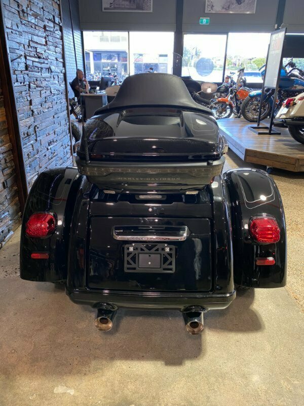 2022 HARLEY-DAVIDSON FLHTCUTG TRI GLIDE U/CLC 114 MY22 6 SP MANUAL TRIKE