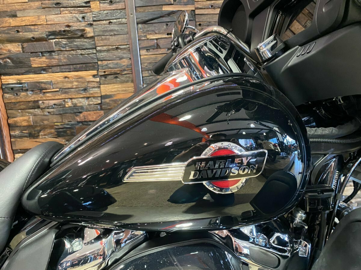 2022 HARLEY-DAVIDSON FLHTCUTG TRI GLIDE U/CLC 114 MY22 6 SP MANUAL TRIKE