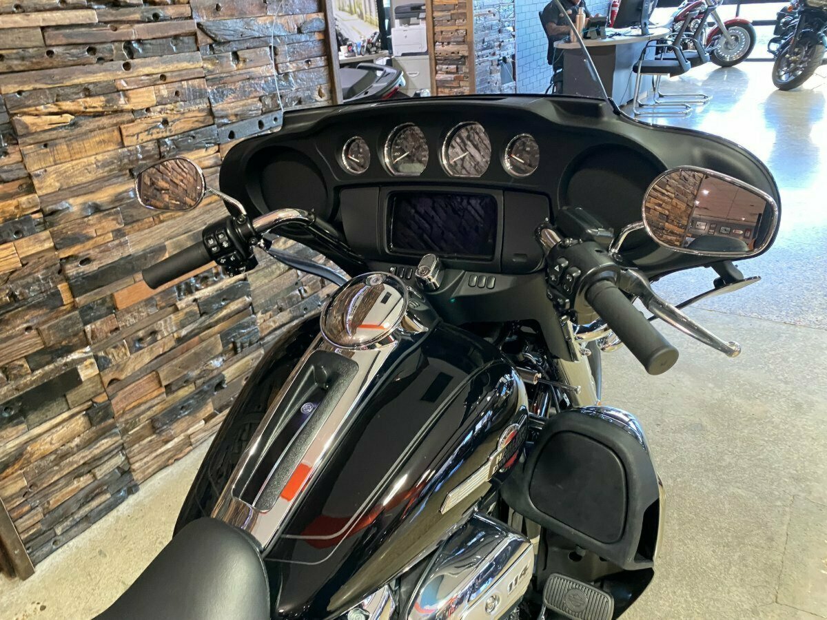 2022 HARLEY-DAVIDSON FLHTCUTG TRI GLIDE U/CLC 114 MY22 6 SP MANUAL TRIKE