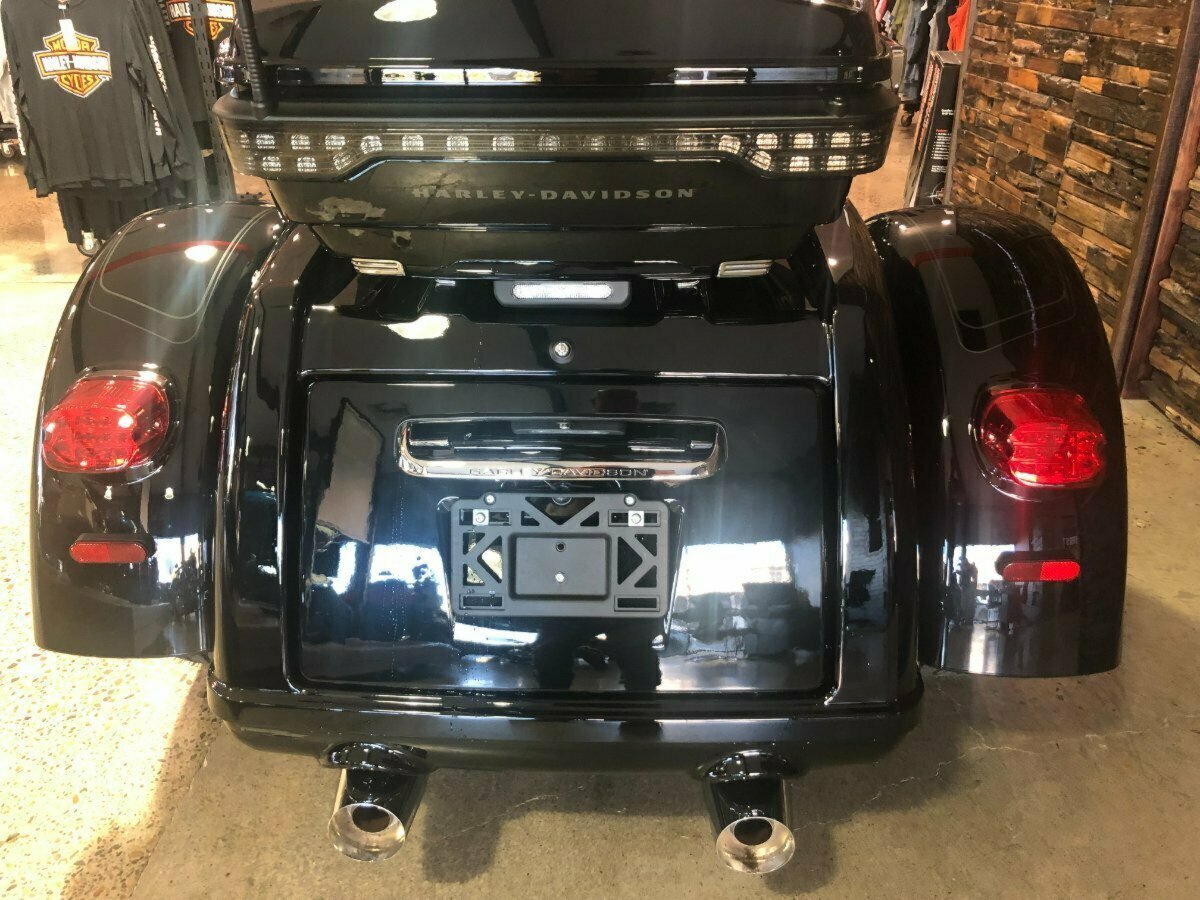 2022 HARLEY-DAVIDSON FLHTCUTG TRI GLIDE U/CLC 114 MY22 6 SP MANUAL TRIKE
