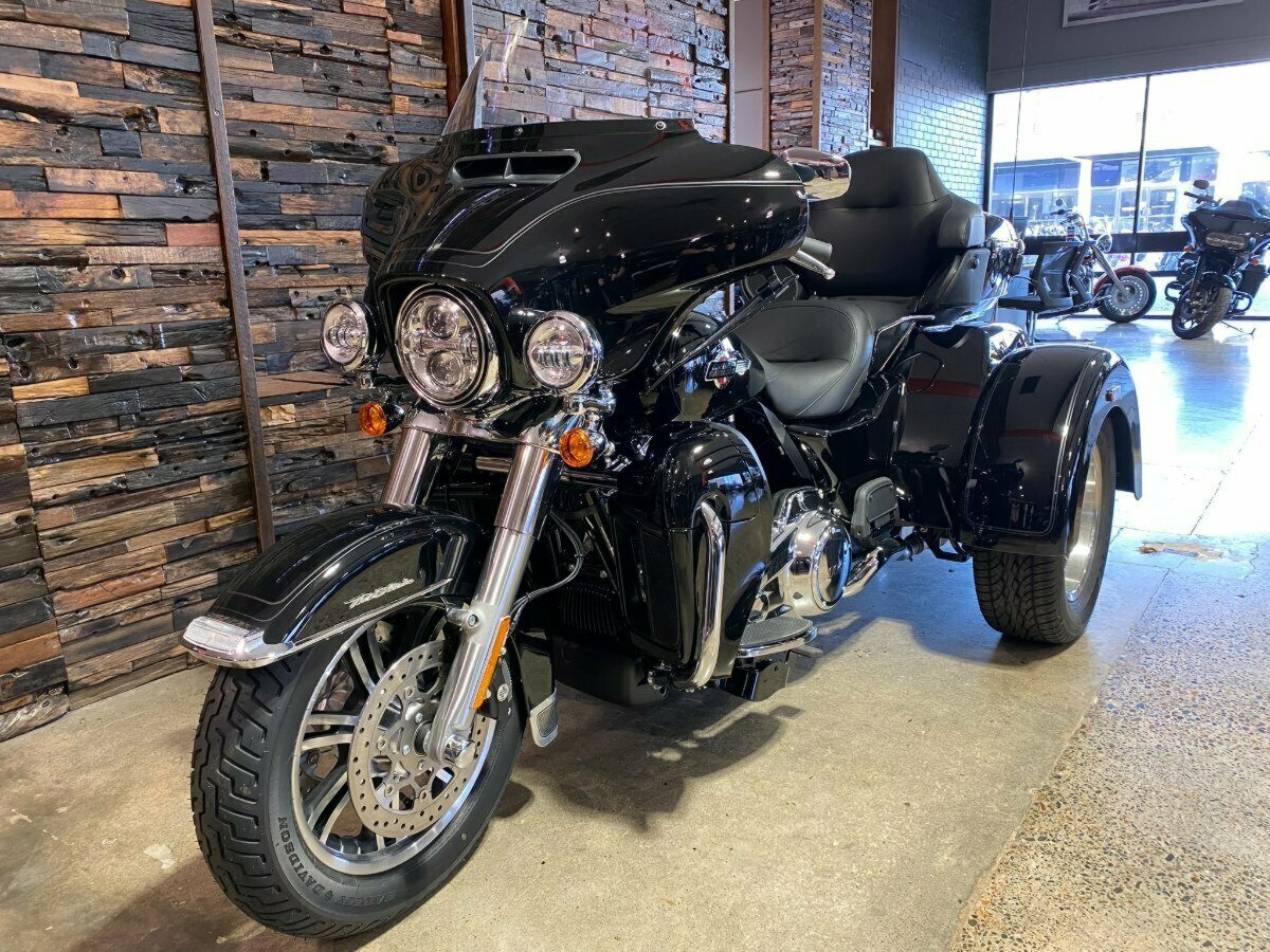2022 HARLEY-DAVIDSON FLHTCUTG TRI GLIDE U/CLC 114 MY22 6 SP MANUAL TRIKE