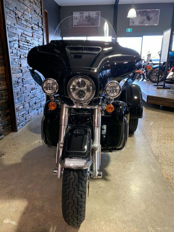 2022 HARLEY-DAVIDSON FLHTCUTG TRI GLIDE U/CLC 114 MY22 6 SP MANUAL TRIKE
