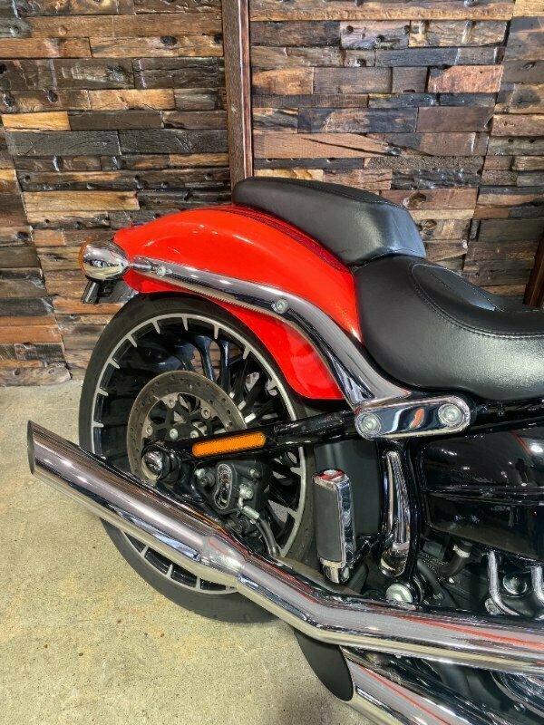 2017 HARLEY-DAVIDSON FXSB SOFTAIL BREAKOUT CRUISER