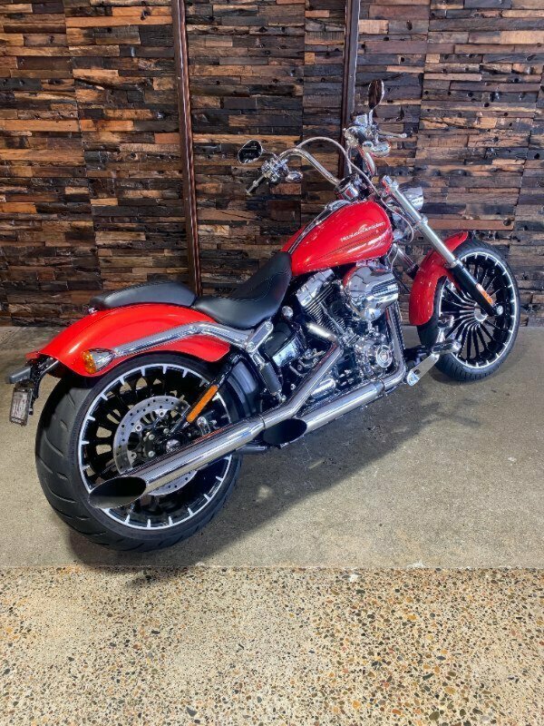 2017 HARLEY-DAVIDSON FXSB SOFTAIL BREAKOUT CRUISER