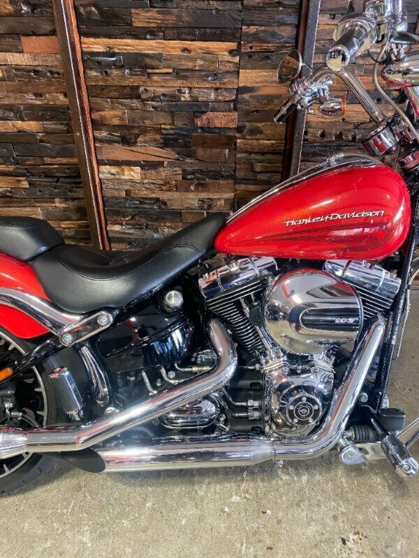 2017 HARLEY-DAVIDSON FXSB SOFTAIL BREAKOUT CRUISER