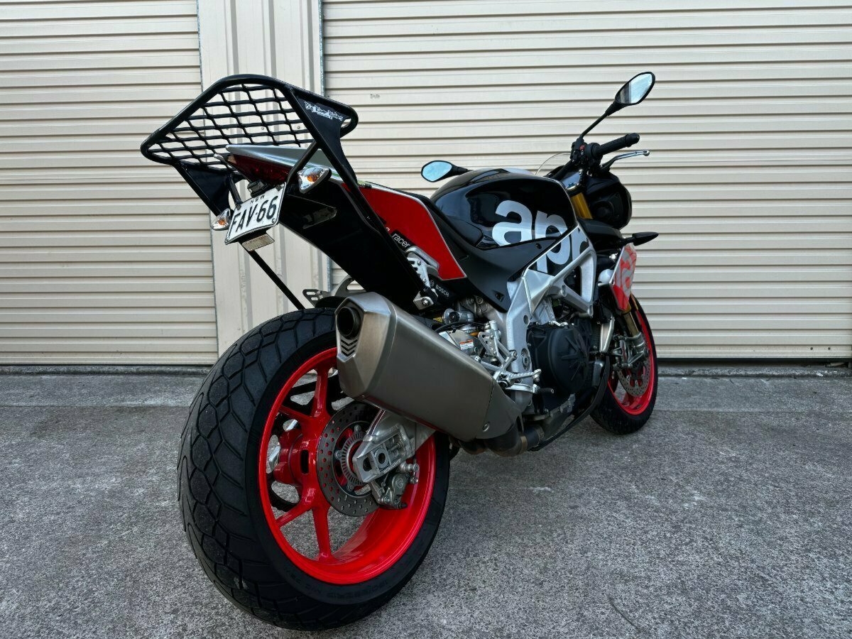 2017 APRILIA TUONO V4 FACTORY SPORTS