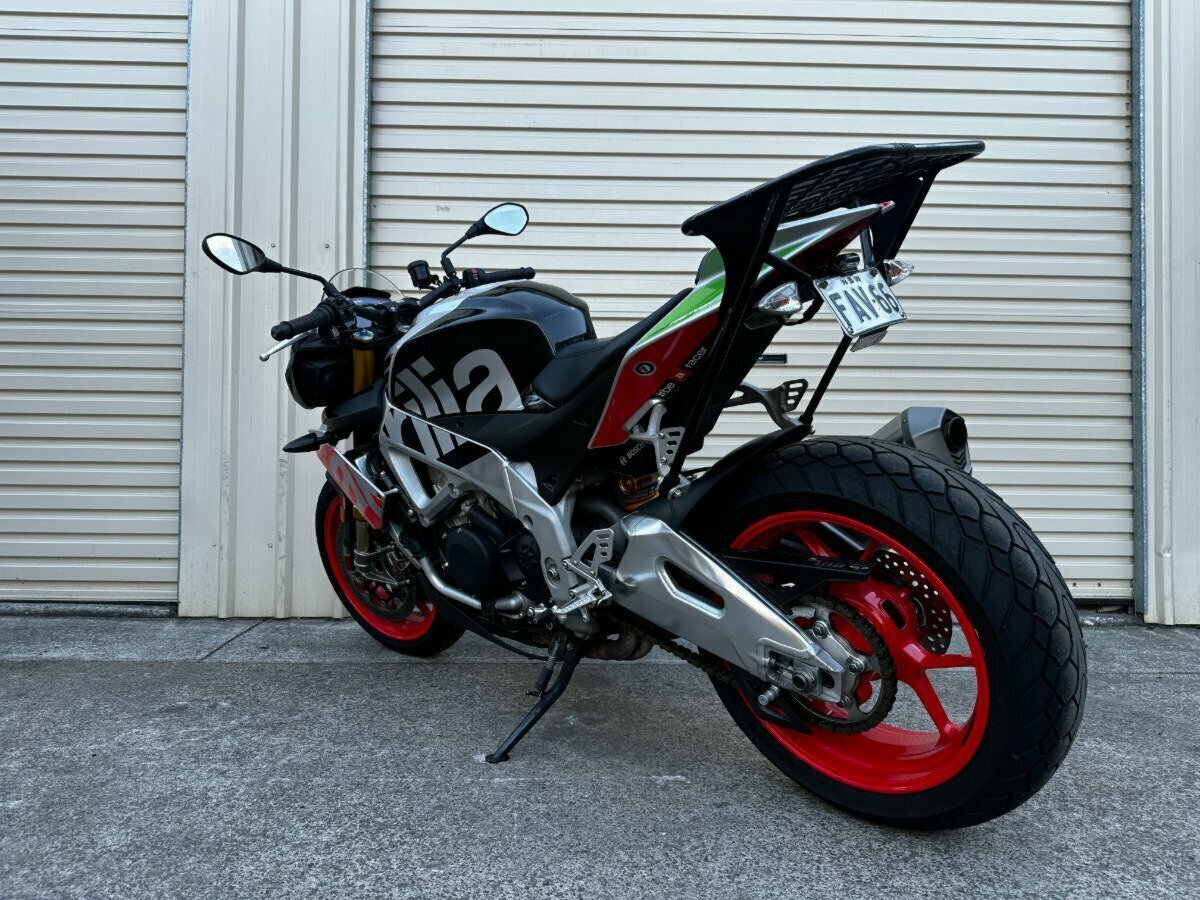 2017 APRILIA TUONO V4 FACTORY SPORTS