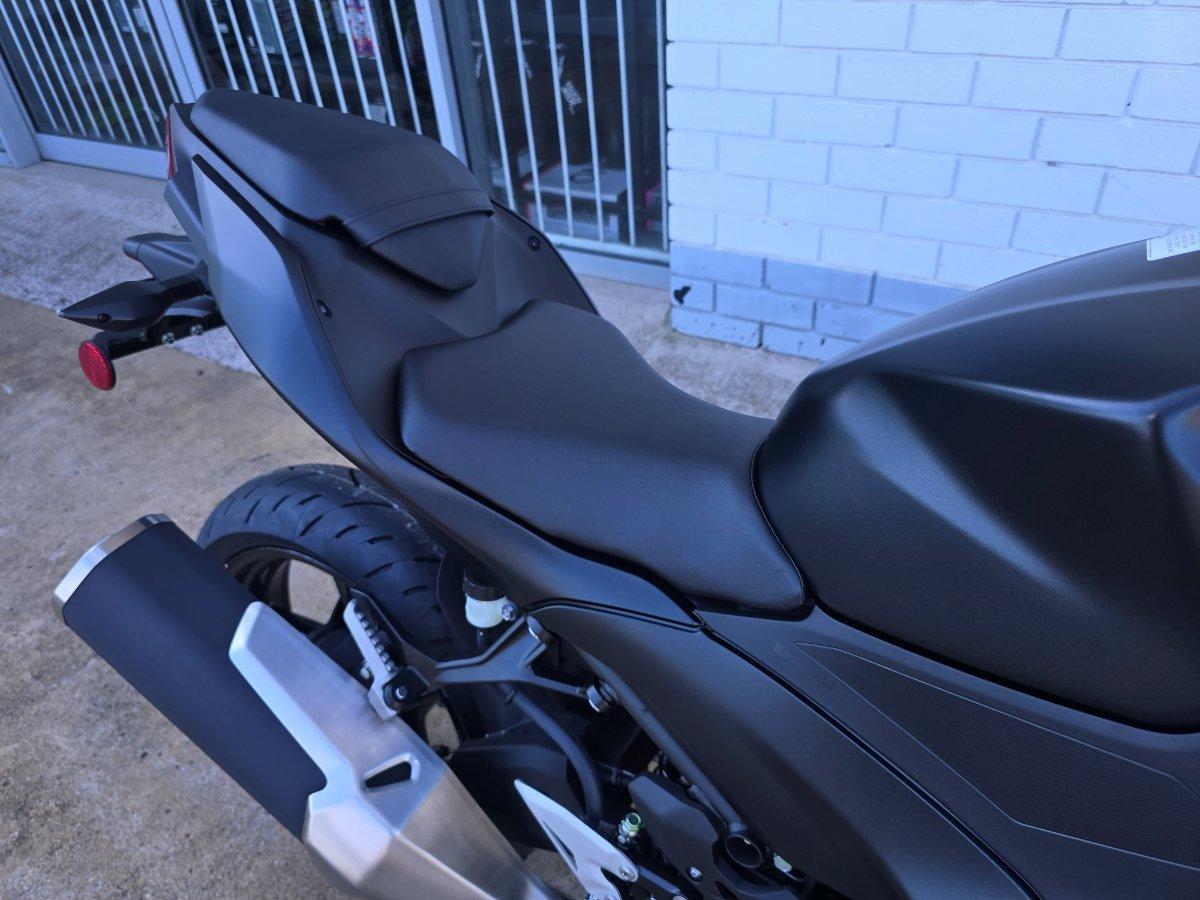 2025 KAWASAKI NINJA 500 (EX500G) SPORTS