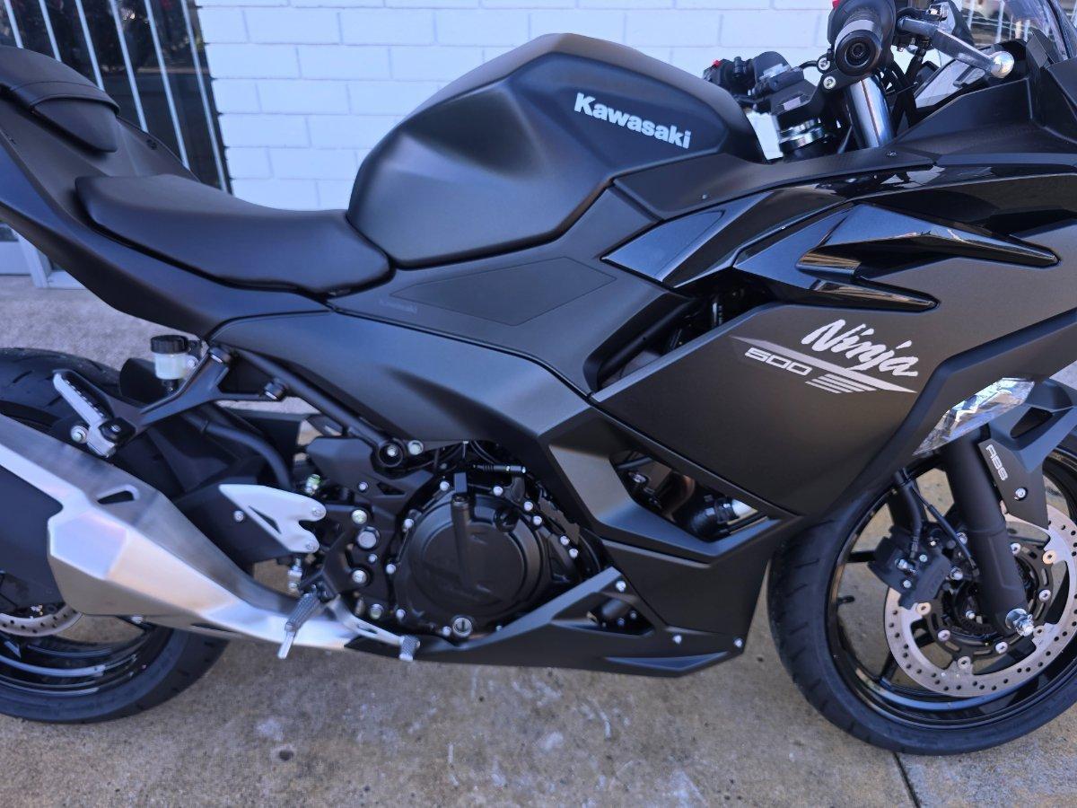 2025 KAWASAKI NINJA 500 (EX500G) SPORTS