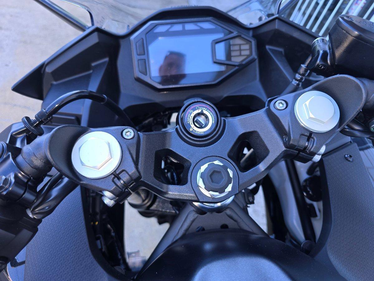 2025 KAWASAKI NINJA 500 (EX500G) SPORTS