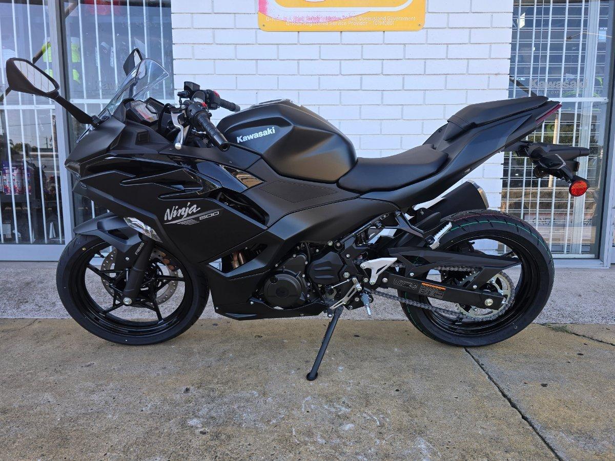2025 KAWASAKI NINJA 500 (EX500G) SPORTS