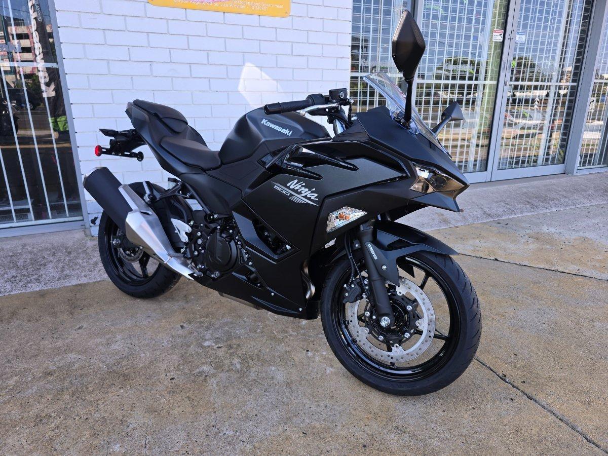 2025 KAWASAKI NINJA 500 (EX500G) SPORTS