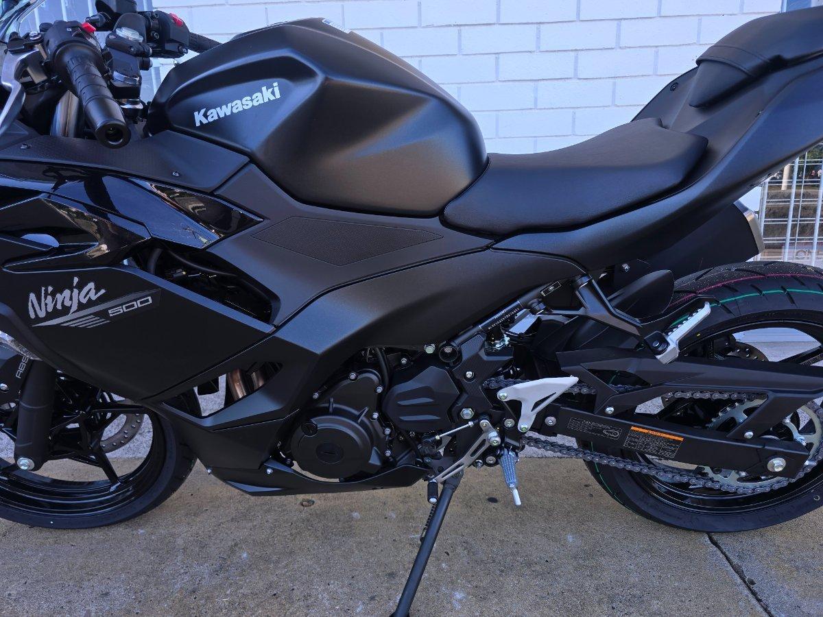 2025 KAWASAKI NINJA 500 (EX500G) SPORTS