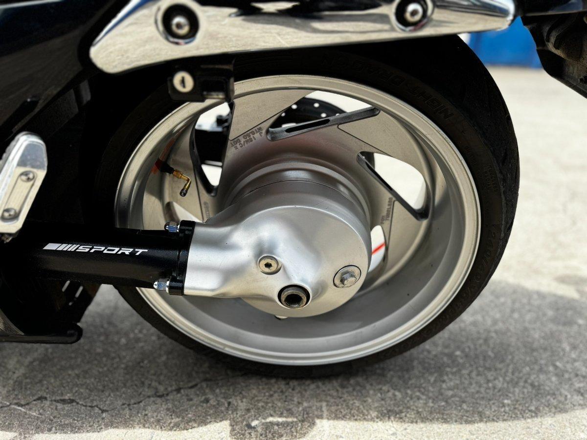 2008 SUZUKI BOULEVARD M109R (VZR1800) CRUISER