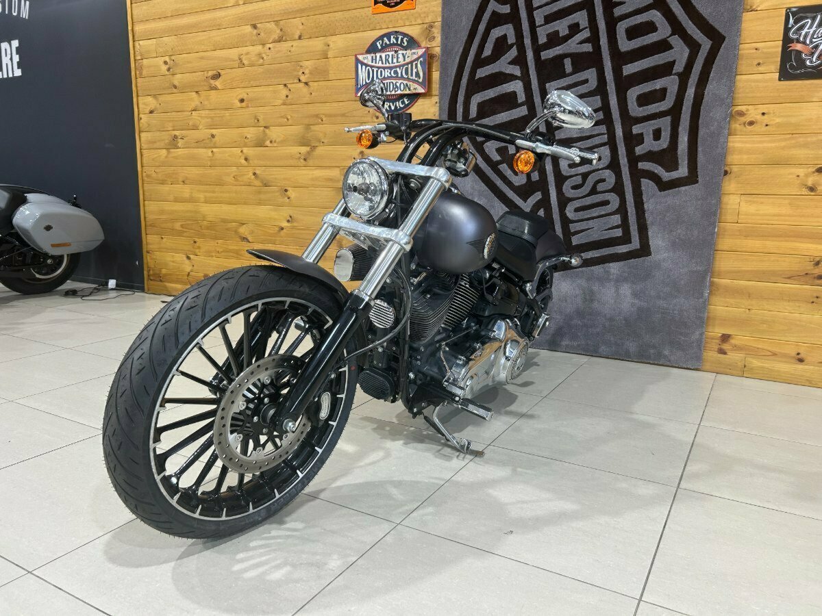 2017 HARLEY-DAVIDSON FXSB SOFTAIL BREAKOUT CRUISER