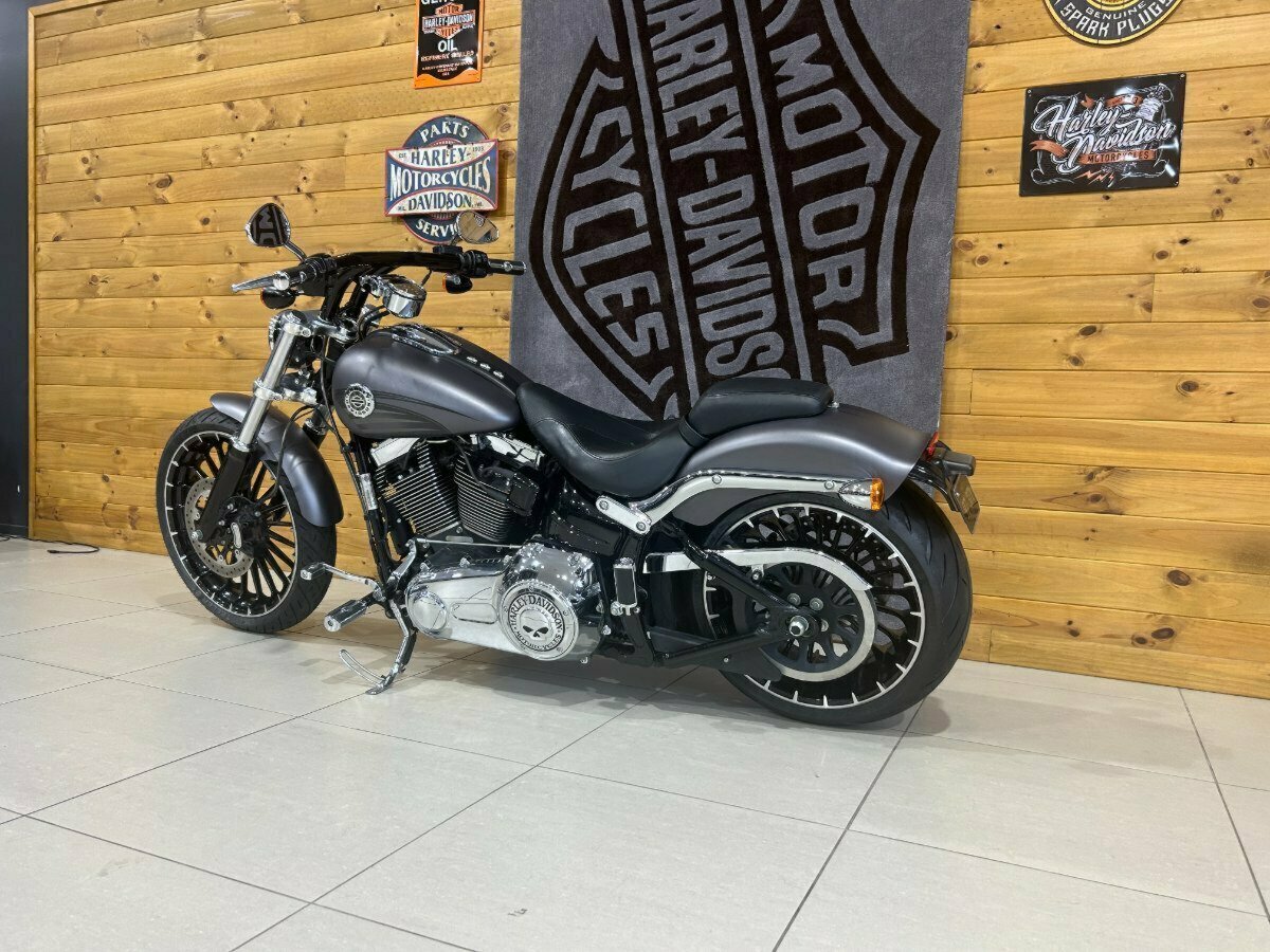 2017 HARLEY-DAVIDSON FXSB SOFTAIL BREAKOUT CRUISER