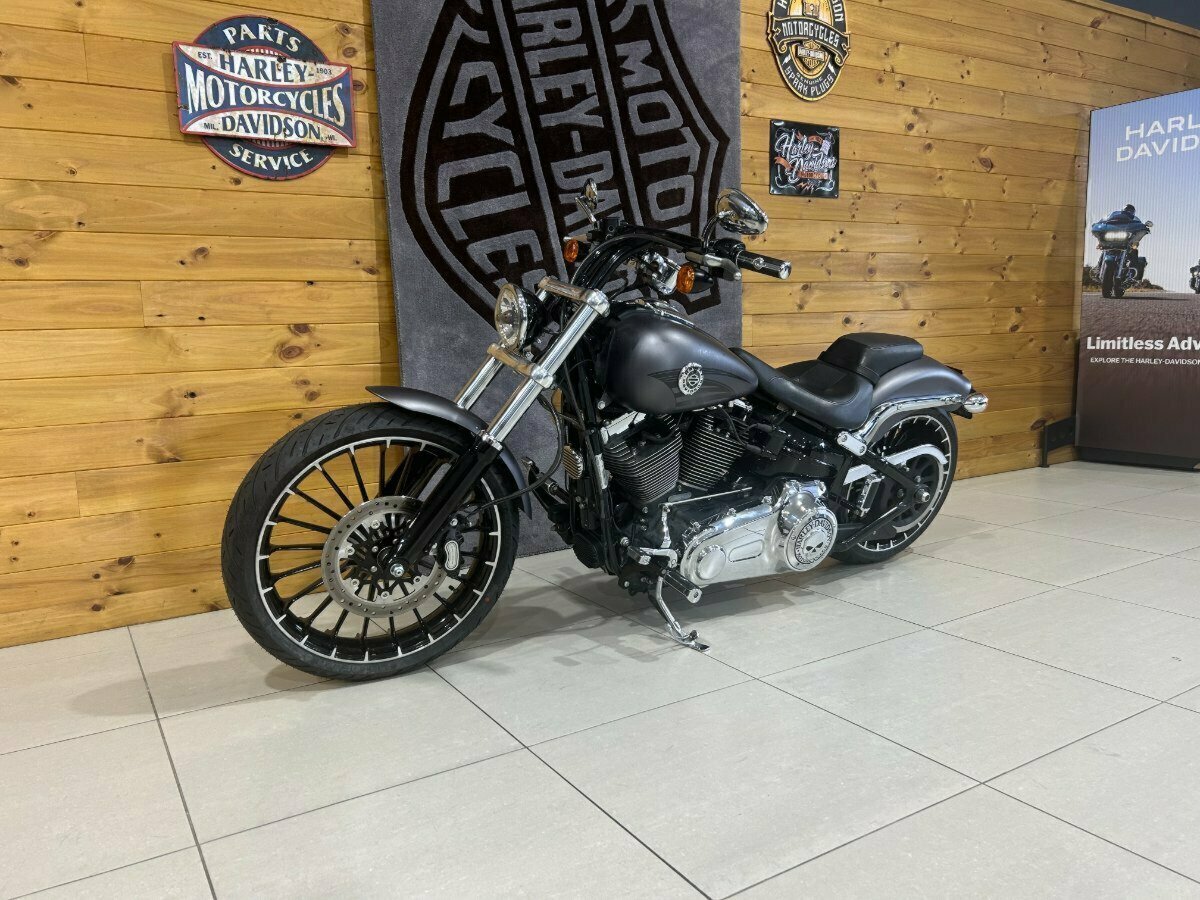 2017 HARLEY-DAVIDSON FXSB SOFTAIL BREAKOUT CRUISER