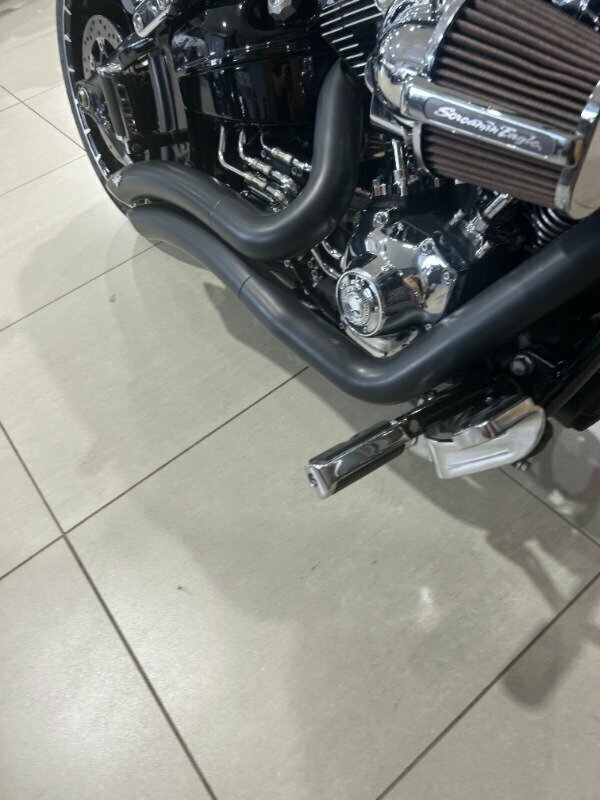 2017 HARLEY-DAVIDSON FXSB SOFTAIL BREAKOUT CRUISER