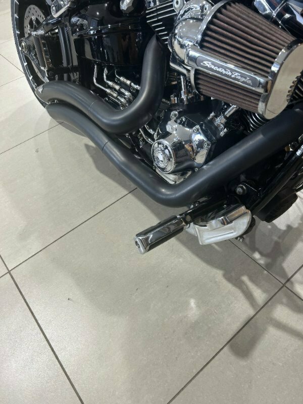 2017 HARLEY-DAVIDSON FXSB SOFTAIL BREAKOUT CRUISER