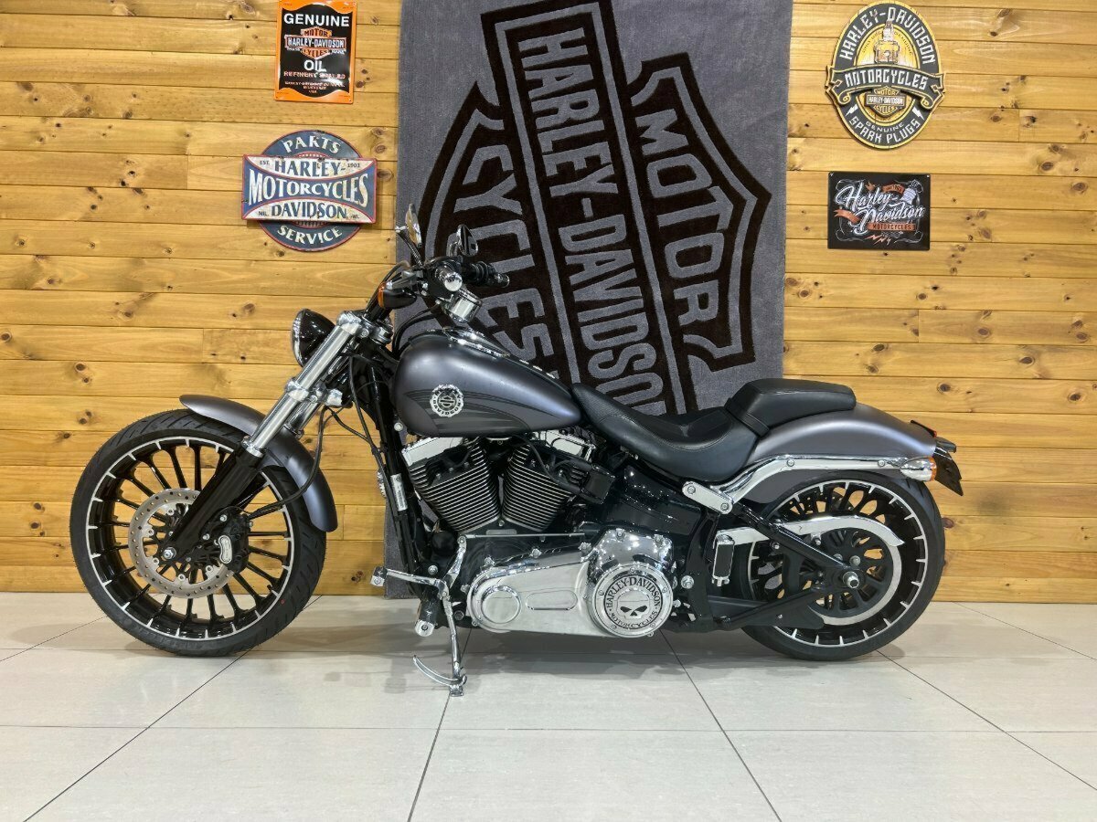 2017 HARLEY-DAVIDSON FXSB SOFTAIL BREAKOUT CRUISER