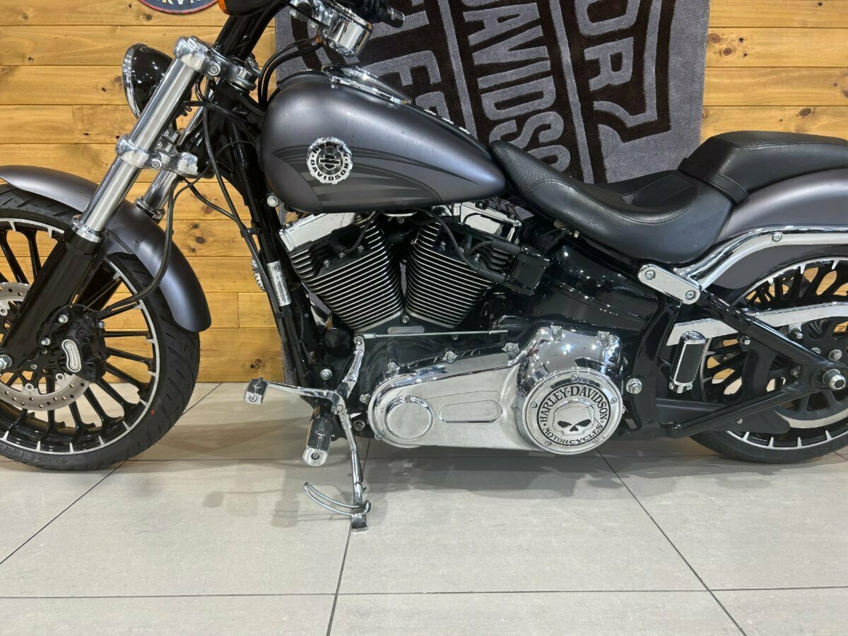 2017 HARLEY-DAVIDSON FXSB SOFTAIL BREAKOUT CRUISER