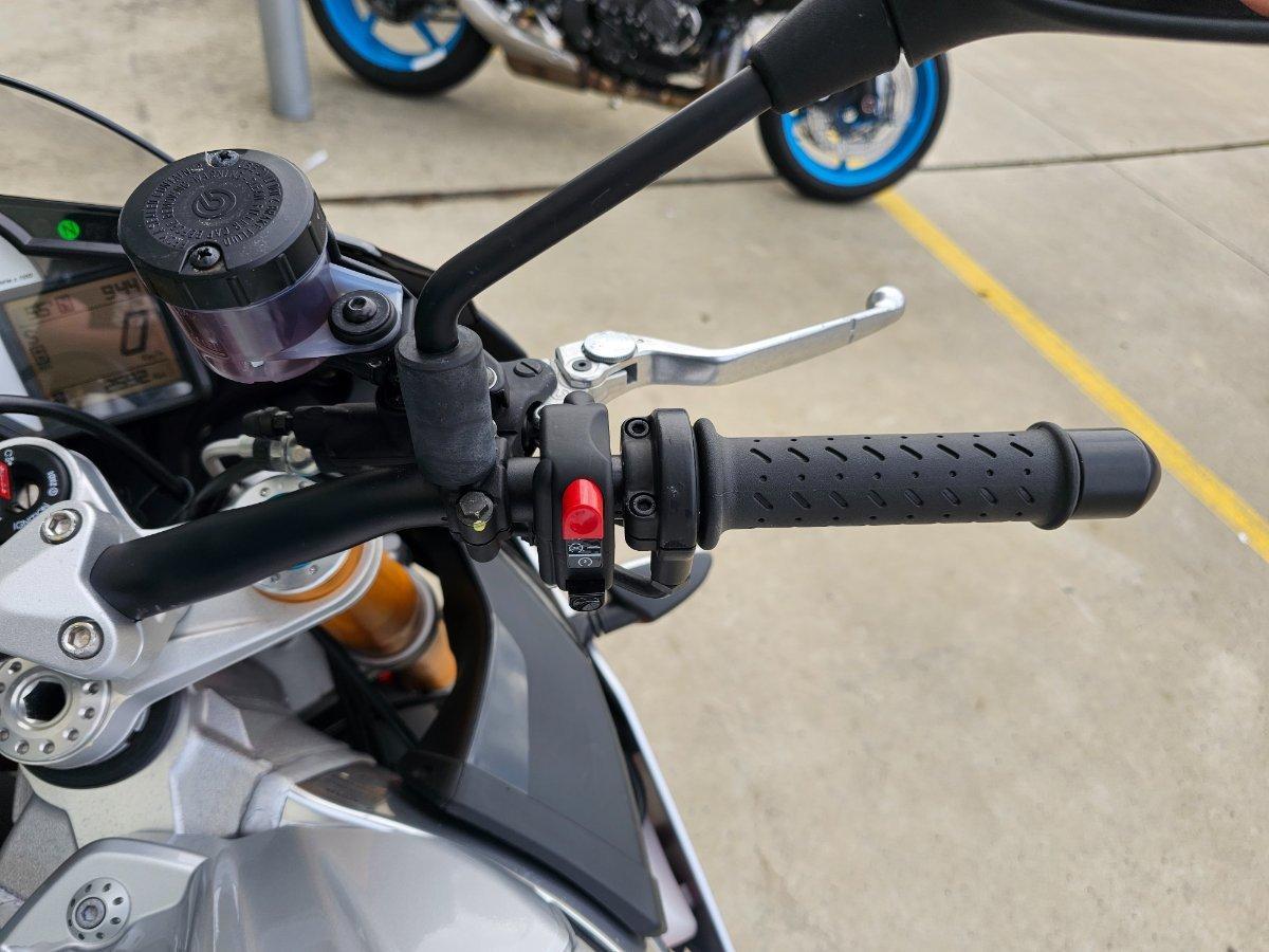 2016 APRILIA TUONO V4 1100 FACTORY SPORTS