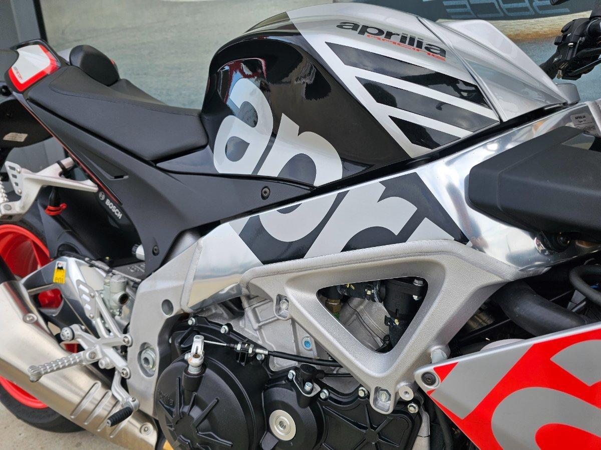 2016 APRILIA TUONO V4 1100 FACTORY SPORTS
