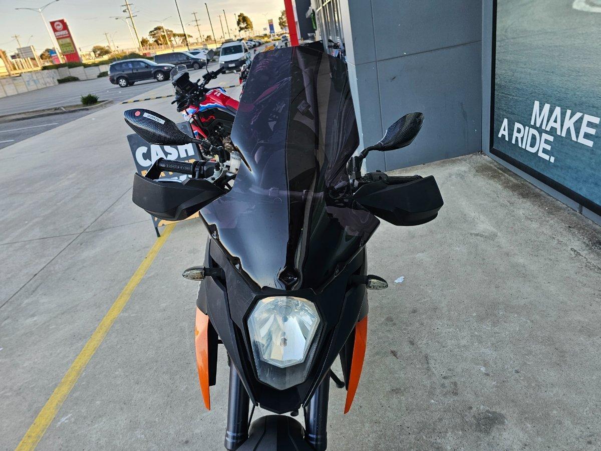 2009 KTM 990 SUPERMOTO T ROAD