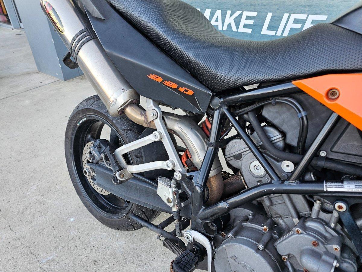 2009 KTM 990 SUPERMOTO T ROAD