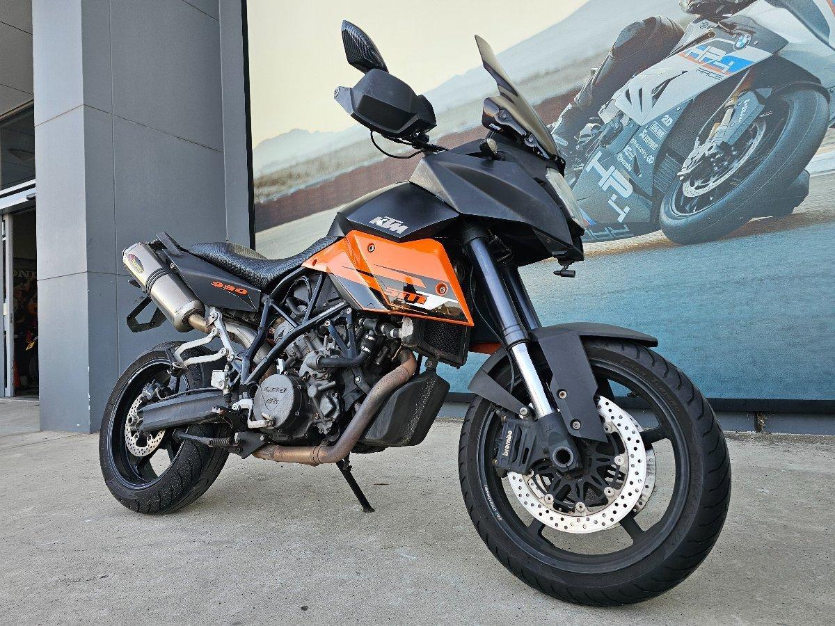 2009 KTM 990 SUPERMOTO T ROAD